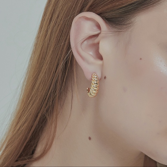 18K Gold Plated Croissant Hoop Earrings - Picture 6 of 9